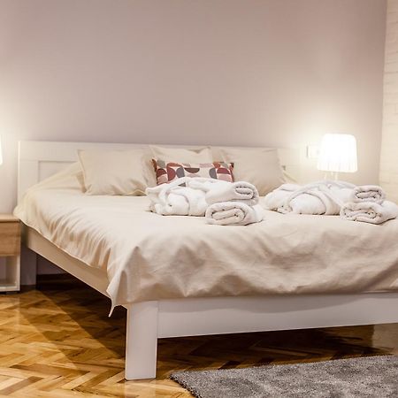 Apartmani Studio 兹雷尼亚宁 外观 照片