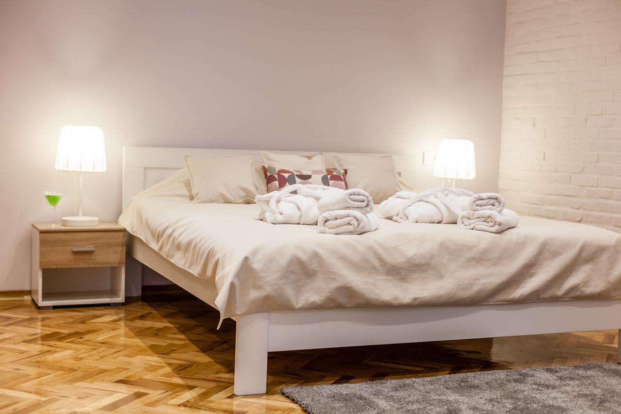 Apartmani Studio 兹雷尼亚宁 外观 照片