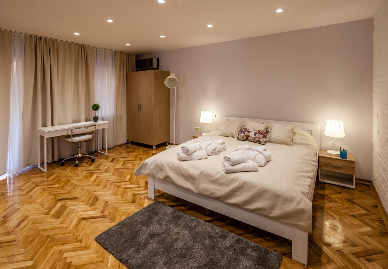 Apartmani Studio 兹雷尼亚宁 外观 照片