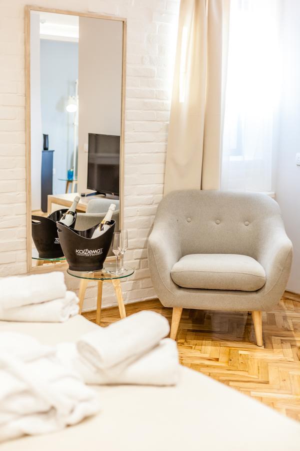 Apartmani Studio 兹雷尼亚宁 外观 照片