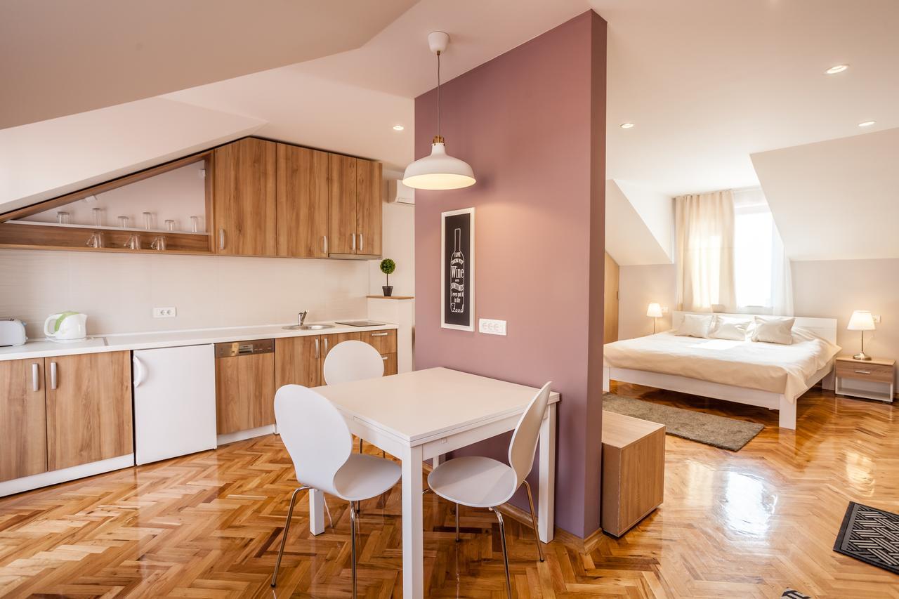 Apartmani Studio 兹雷尼亚宁 外观 照片