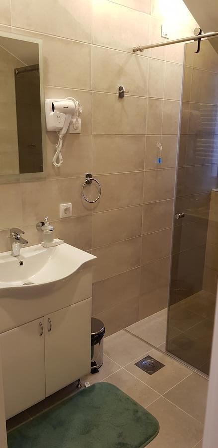 Apartmani Studio 兹雷尼亚宁 外观 照片