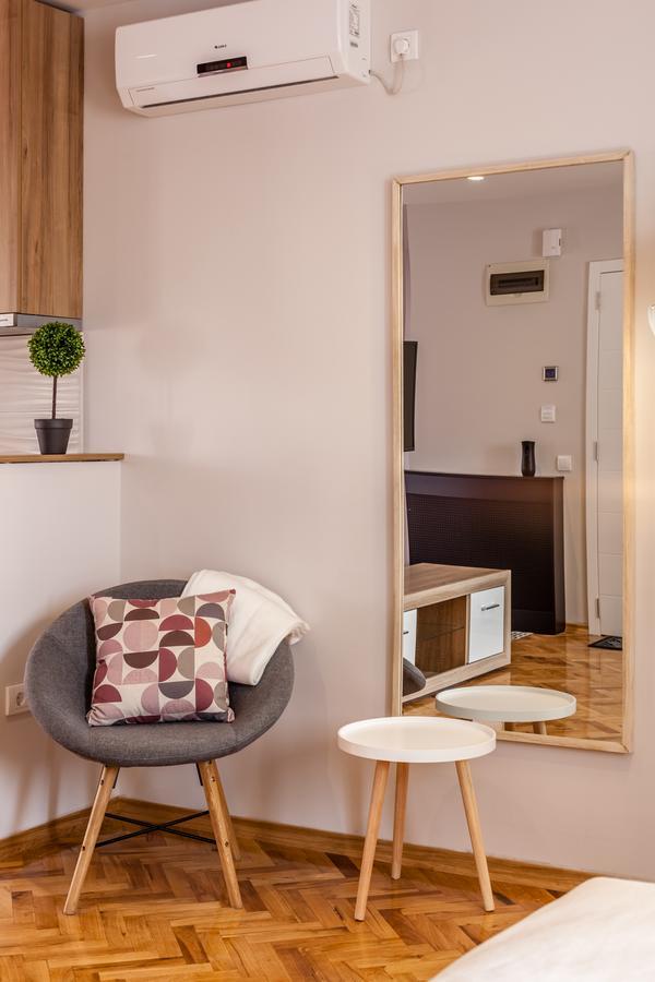 Apartmani Studio 兹雷尼亚宁 外观 照片